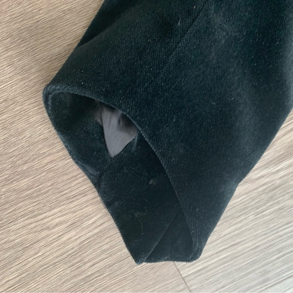 Black Halo Velvet Women's Blazer - Picture 10 of 13